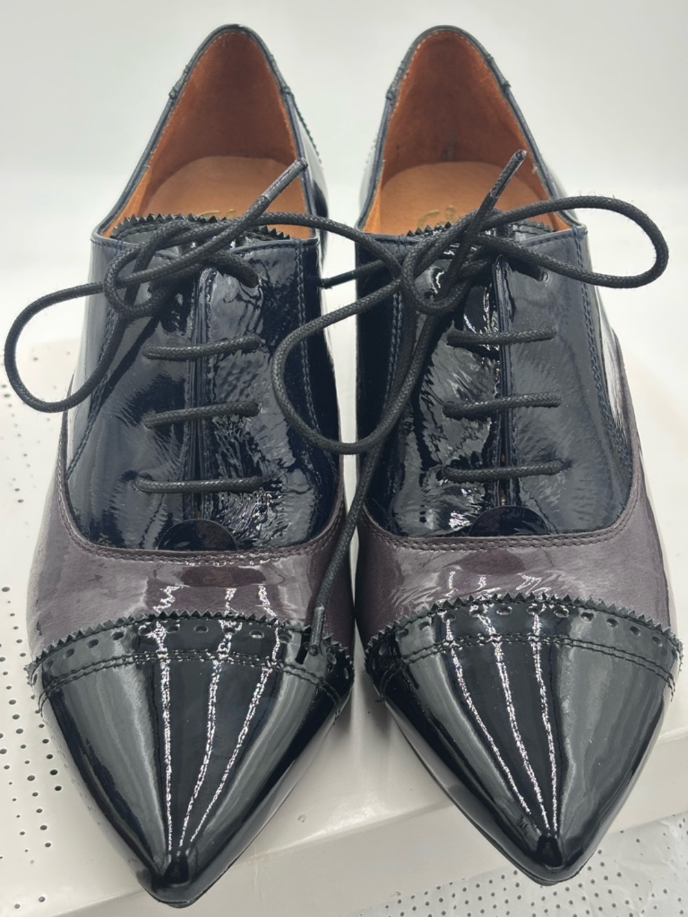 HISPANITAS Glove Shoes NIB Leather Two-Tone Lace-Up Heeled Oxford, Made in Spain